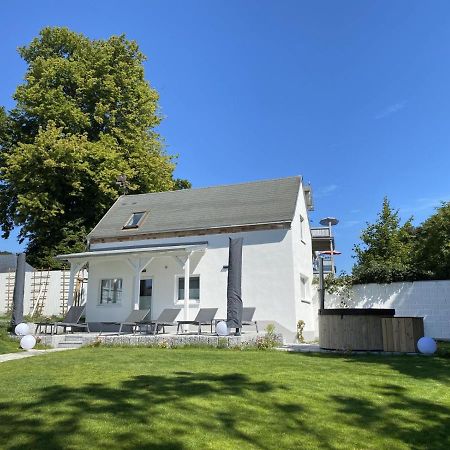 Villa Jenny - Ferienappartement 1 Mit Meerblick Sassnitz Bagian luar foto