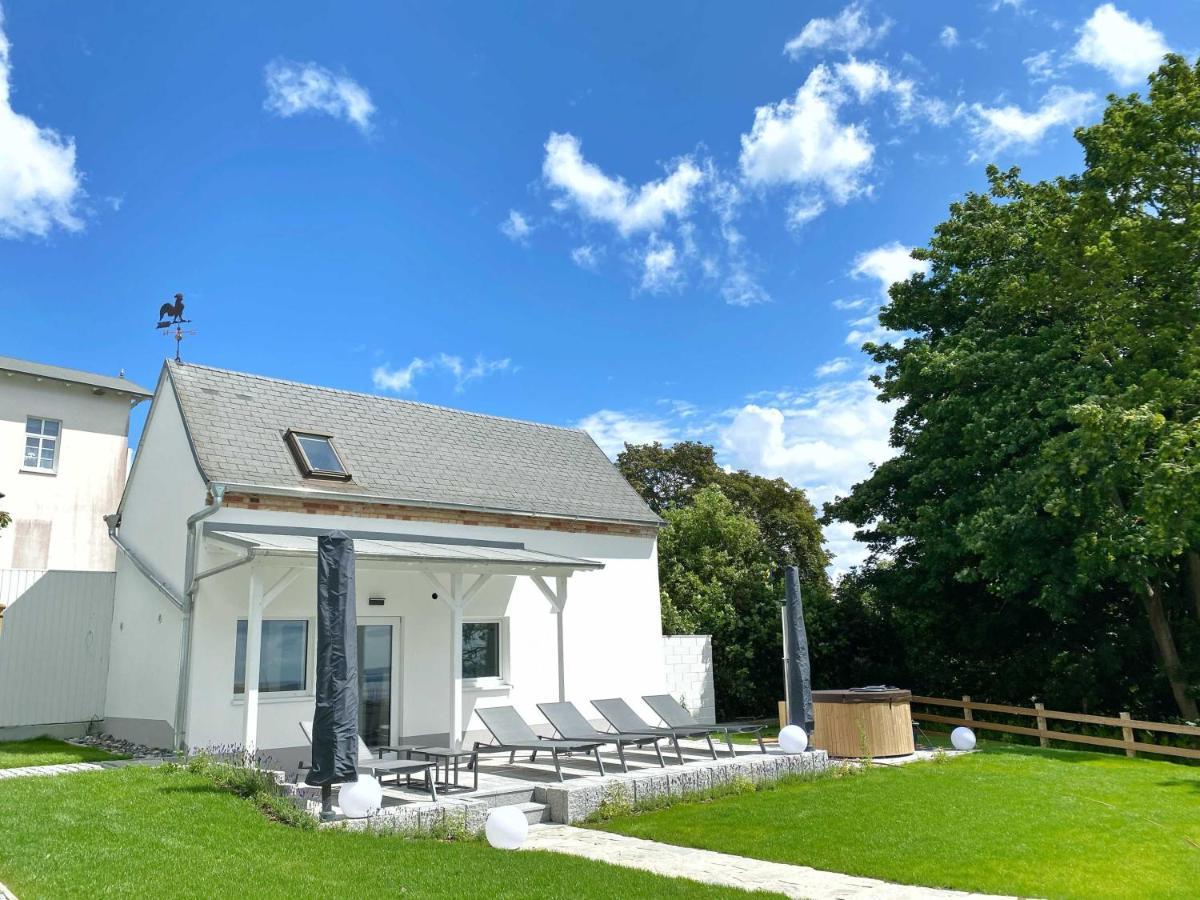 Villa Jenny - Ferienappartement 1 Mit Meerblick Sassnitz Bagian luar foto