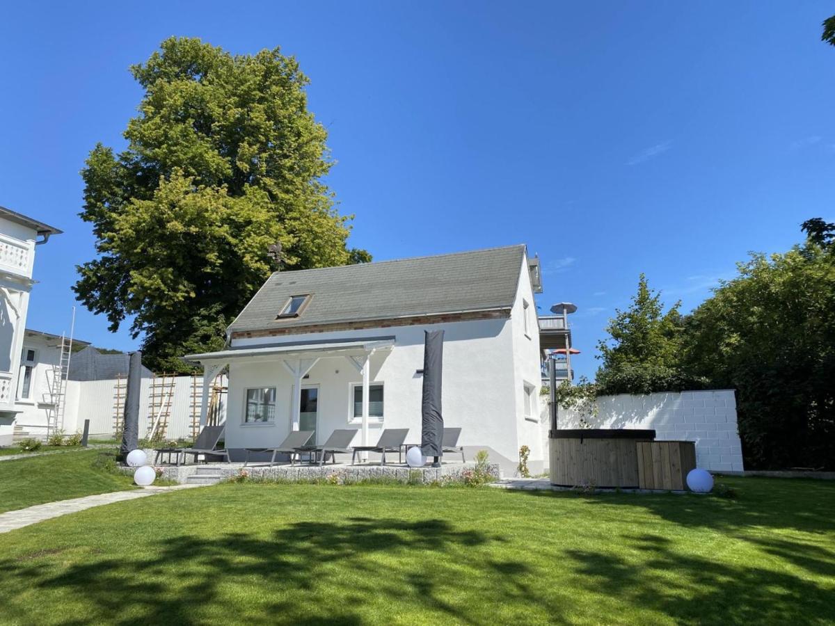 Villa Jenny - Ferienappartement 1 Mit Meerblick Sassnitz Bagian luar foto